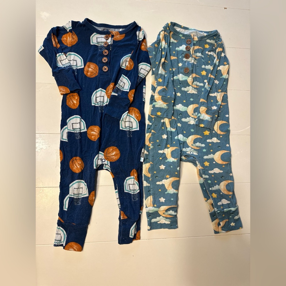 Posh peanut rompers size 2T. Excellent used condition